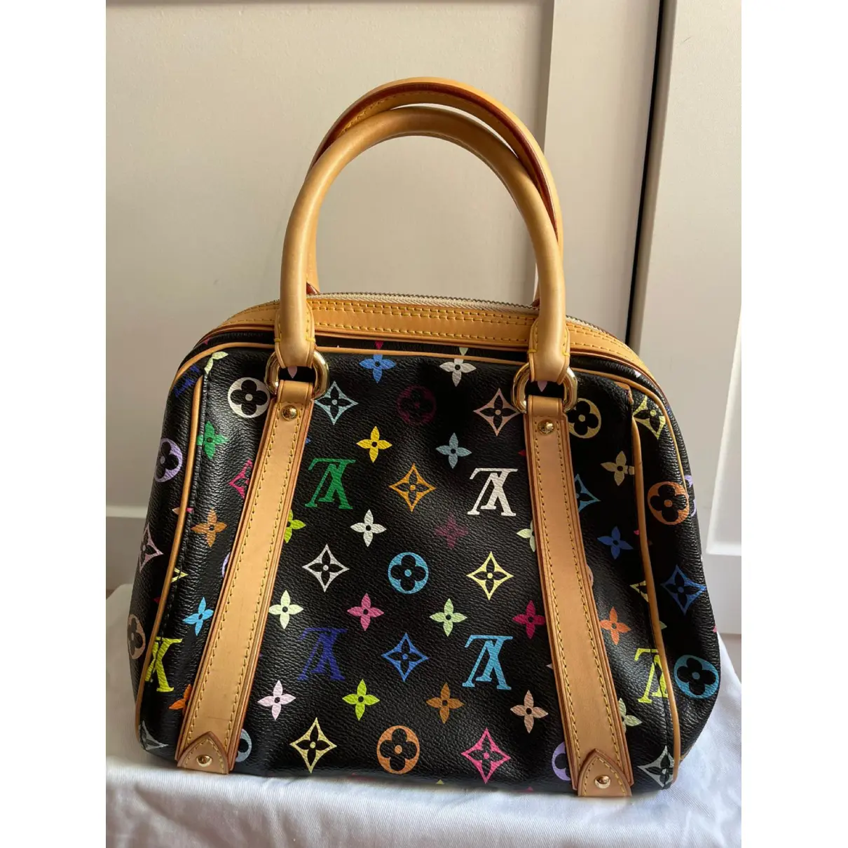 Buy Louis Vuitton Priscilla leather handbag online