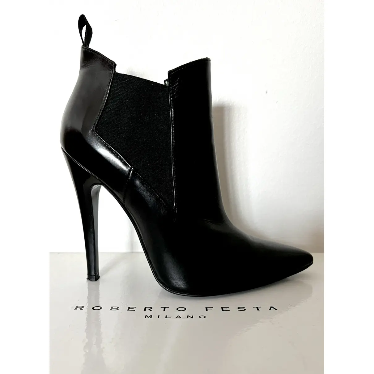 Leather ankle boots Roberto Festa