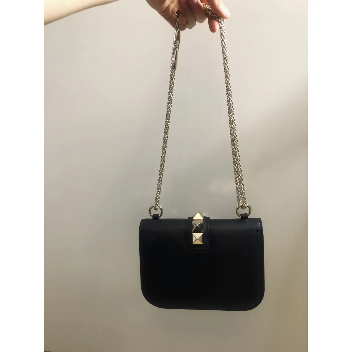 Buy Valentino Garavani Rockstud leather handbag online