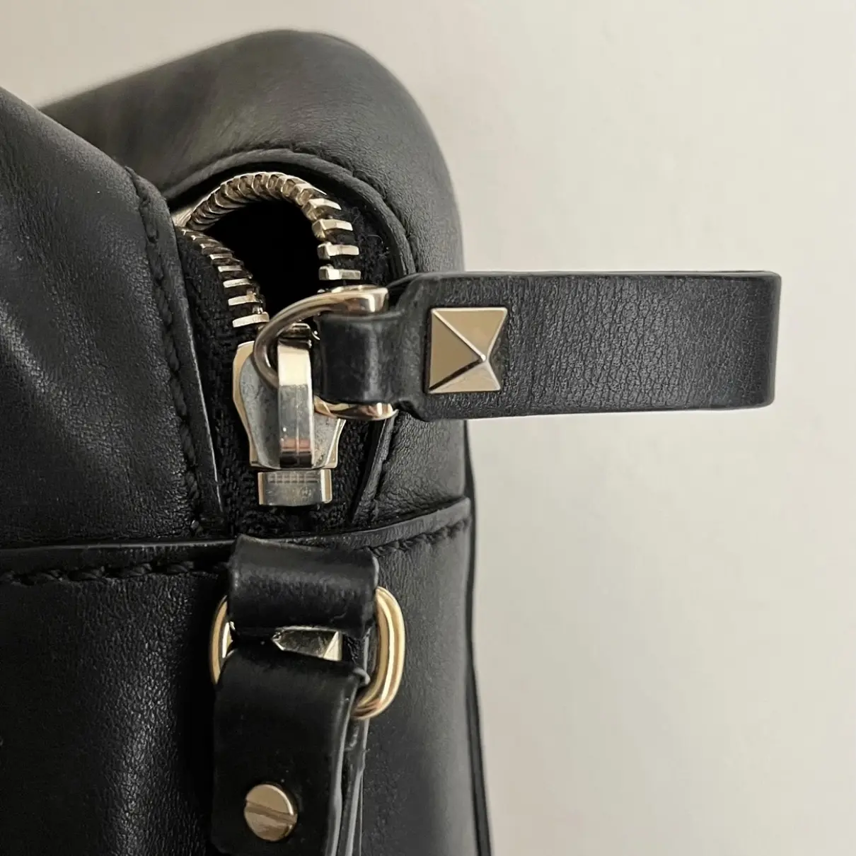 Rockstud leather crossbody bag Valentino Garavani