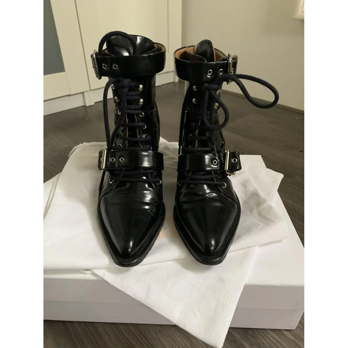 Buy Chloé Rylee leather buckled boots online