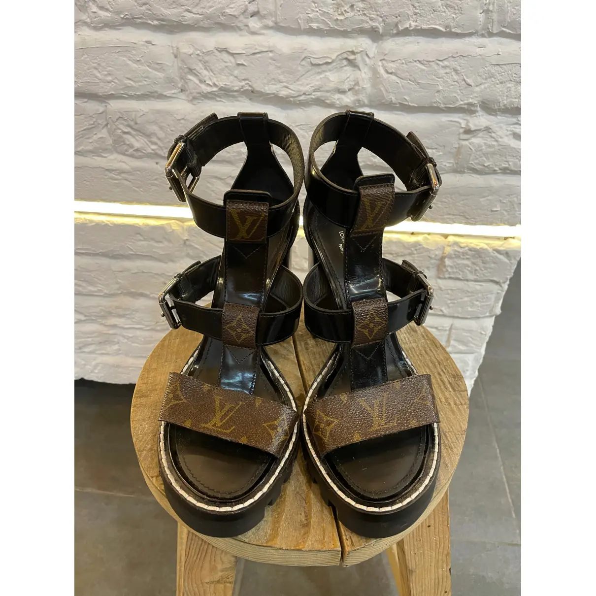 Buy Louis Vuitton Star trail leather sandal online