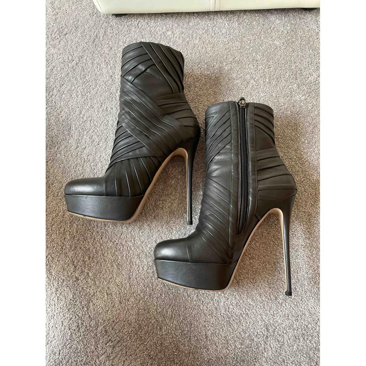 Leather ankle boots Valentino Garavani