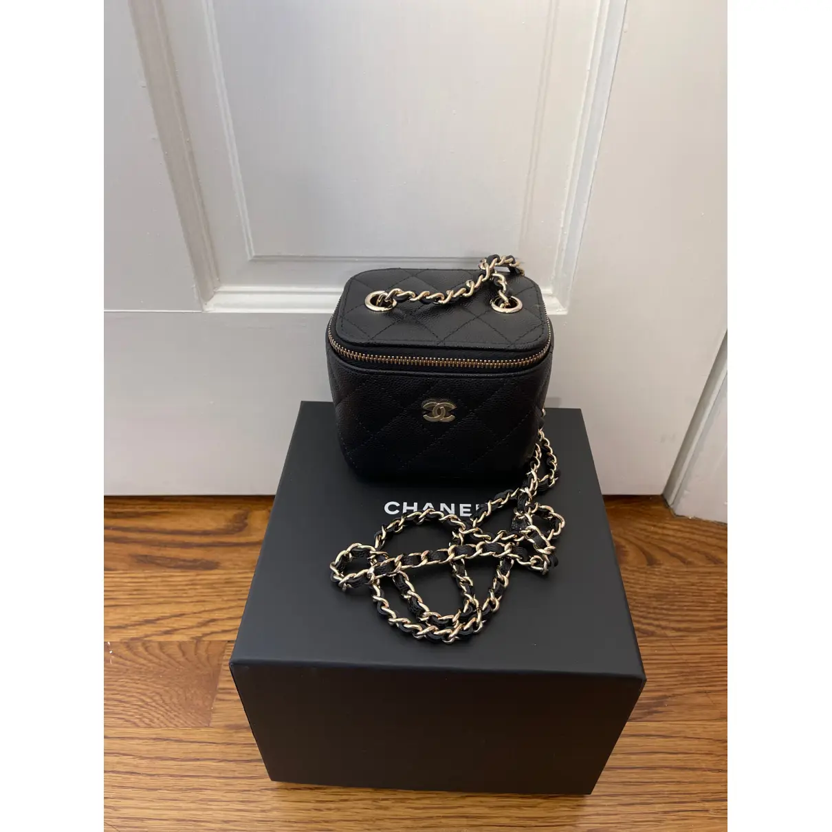 Buy Chanel Vanity leather handbag online
