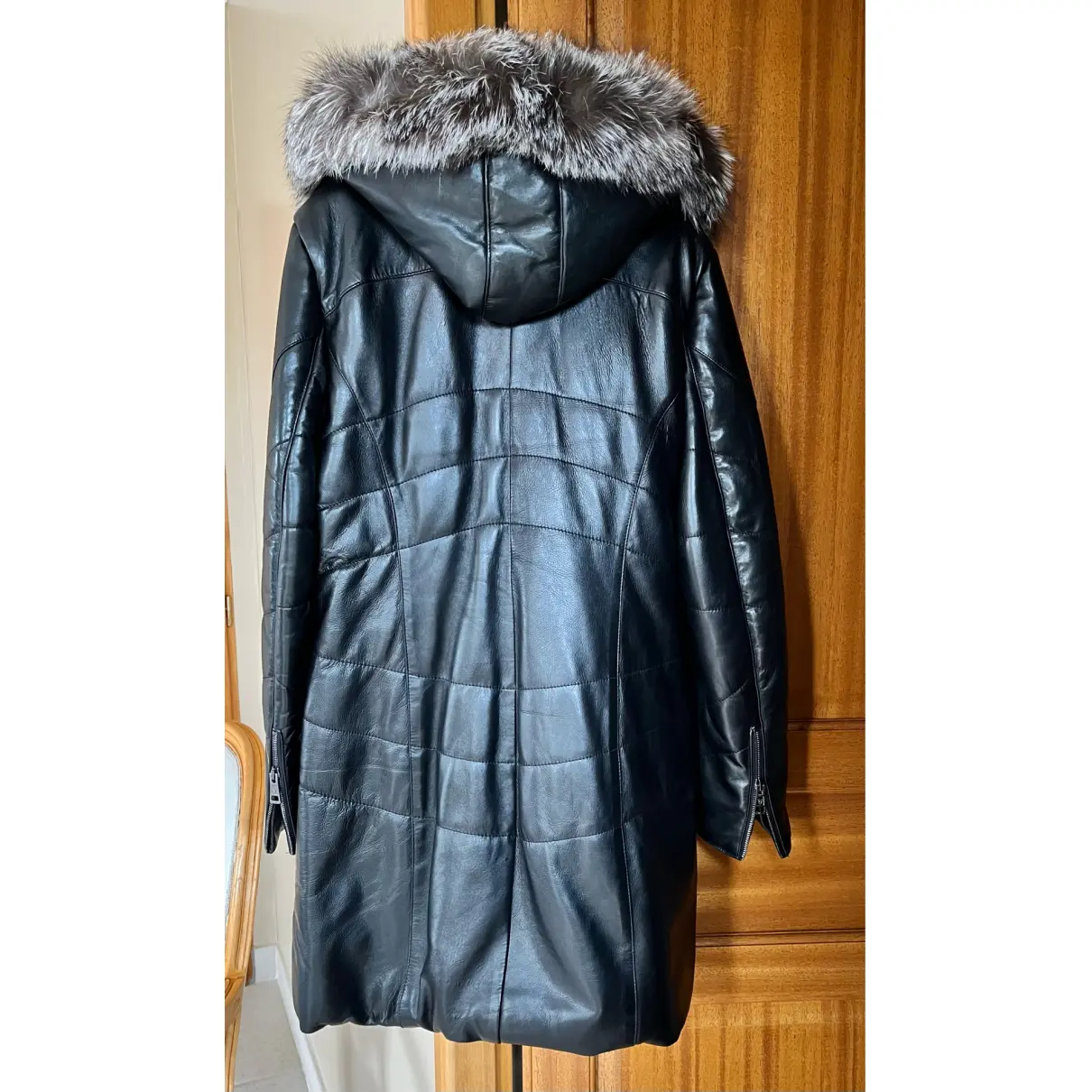 Buy Ventcouvert Leather puffer online