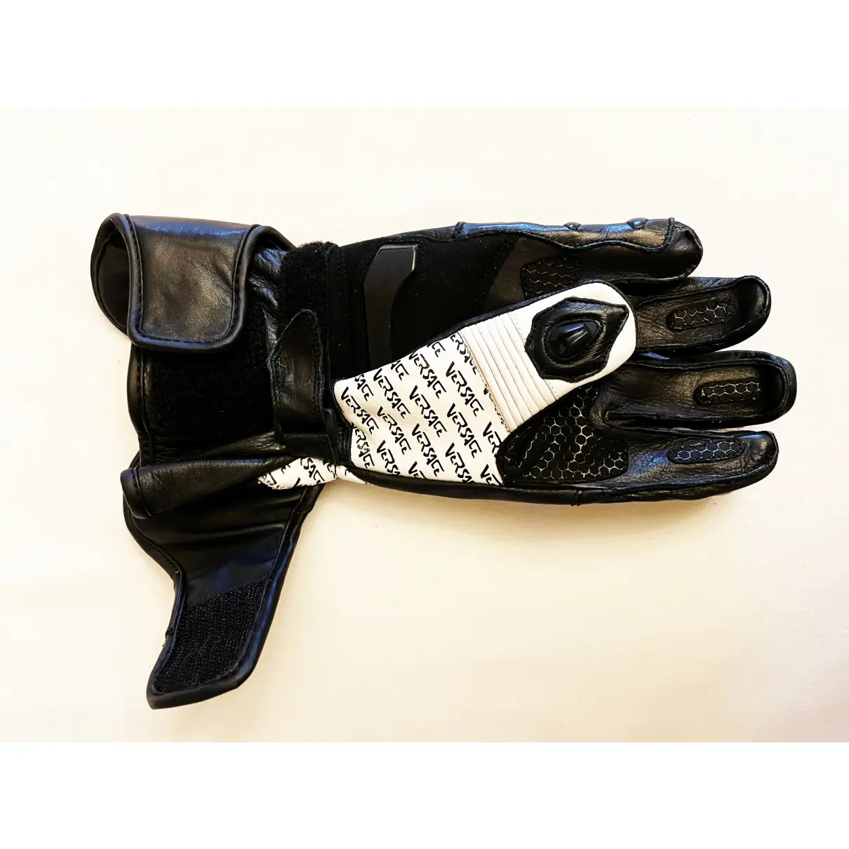 Leather gloves Versace