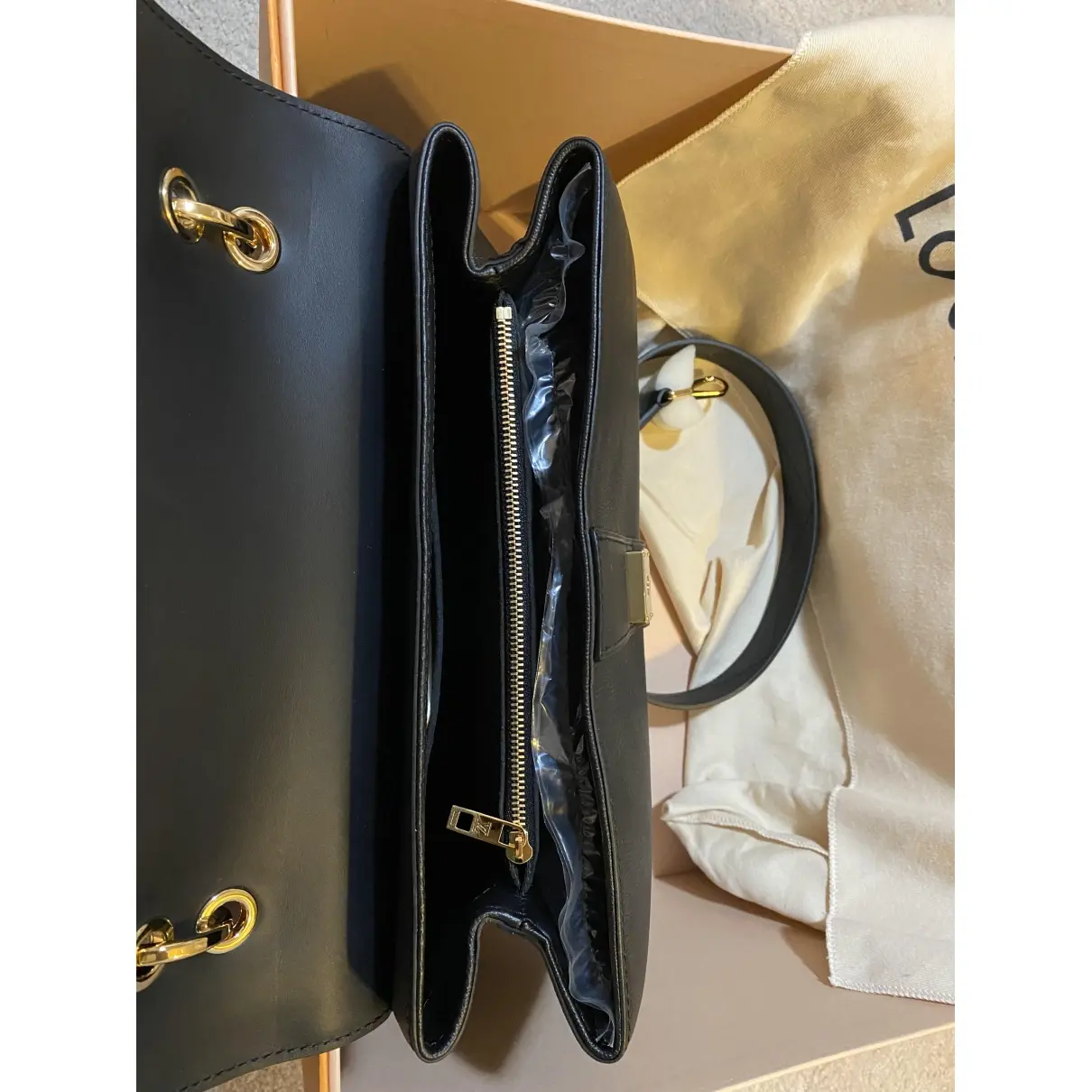 Very leather handbag Louis Vuitton