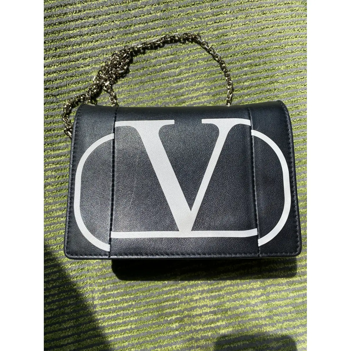 VLogo leather handbag Valentino Garavani