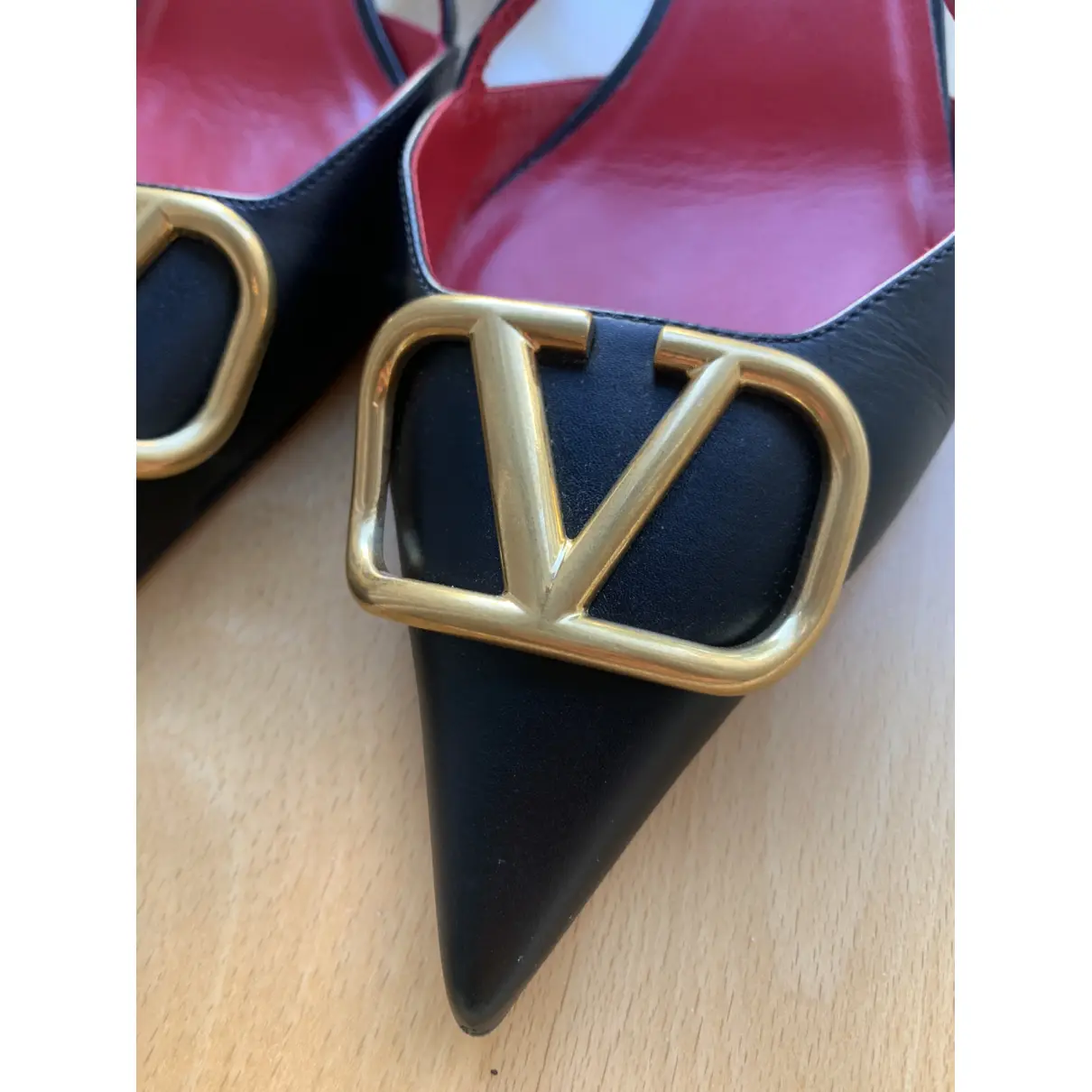 VLogo leather heels Valentino Garavani