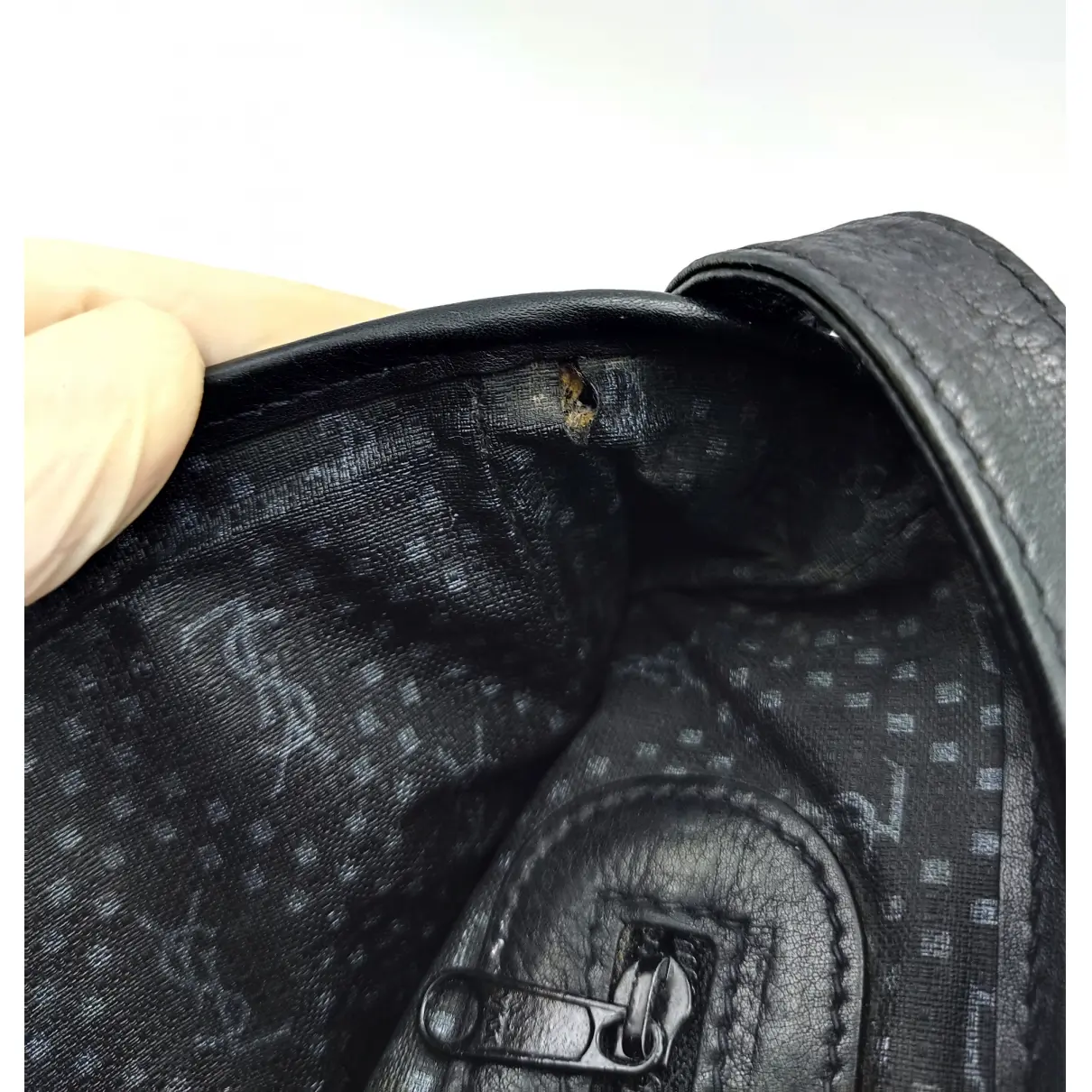 Buy Yves Saint Laurent Leather crossbody bag online - Vintage