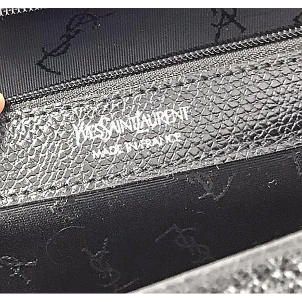 Luxury Yves Saint Laurent Travel bags Women