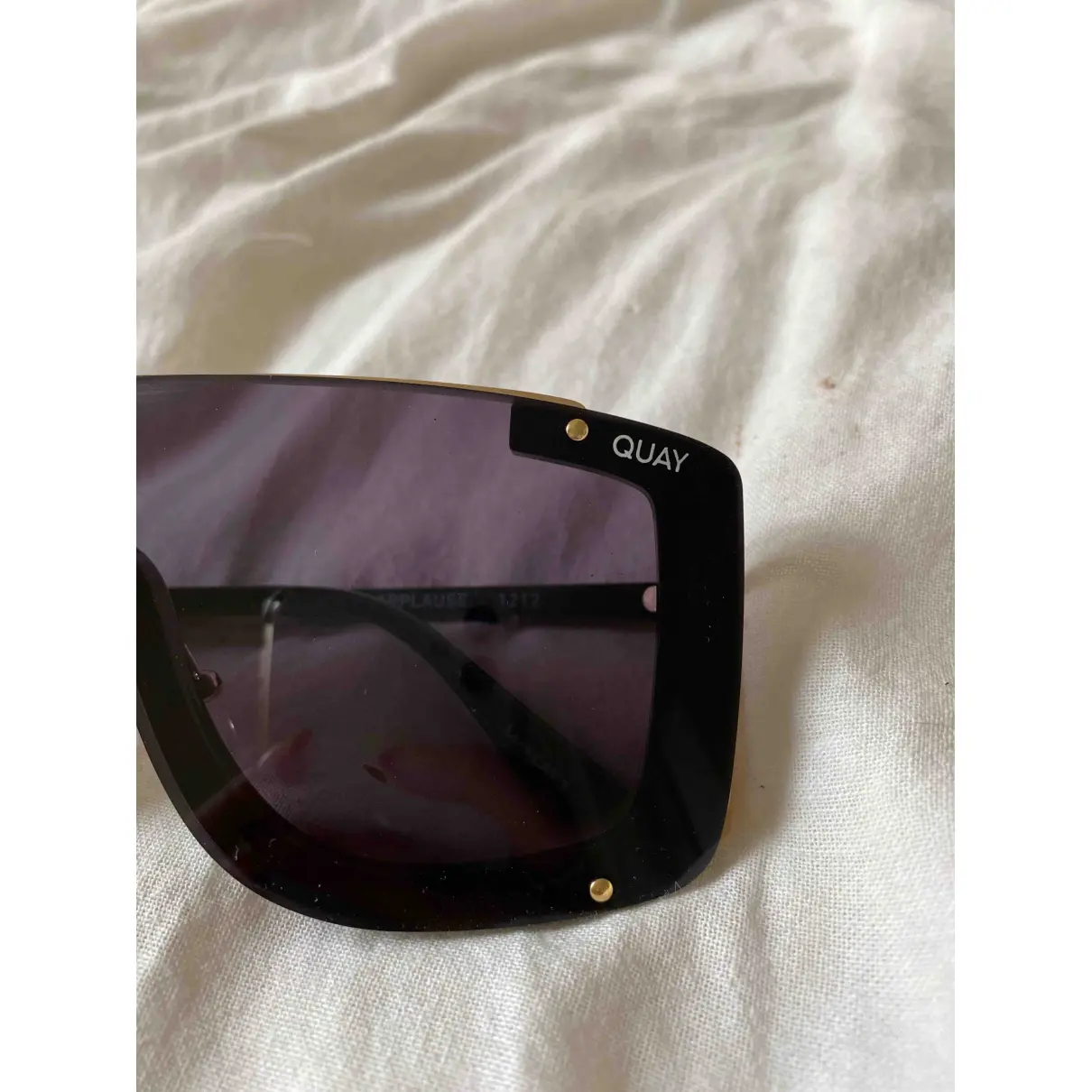 Buy Quay Oversized sunglasses online