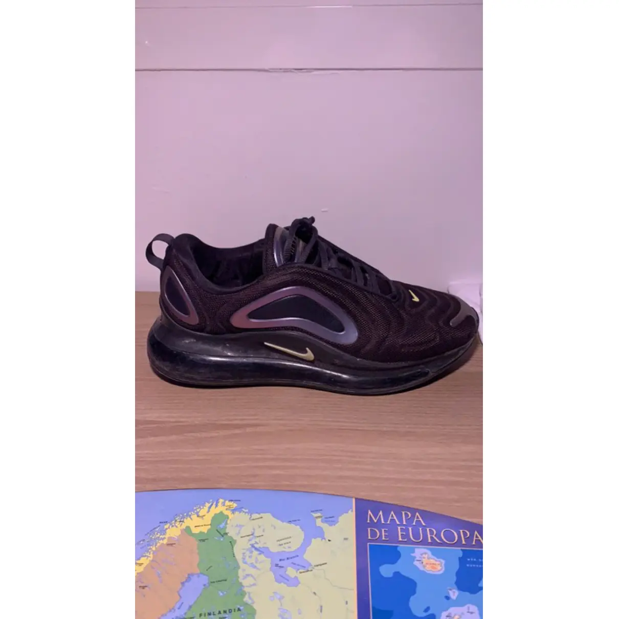 Buy Nike Air Max 720 low trainers online