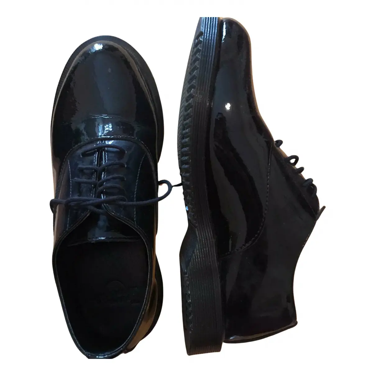 1461 (3 eye) patent leather lace ups Dr. Martens