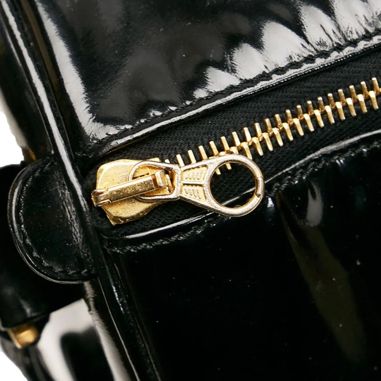Boy patent leather handbag Chanel
