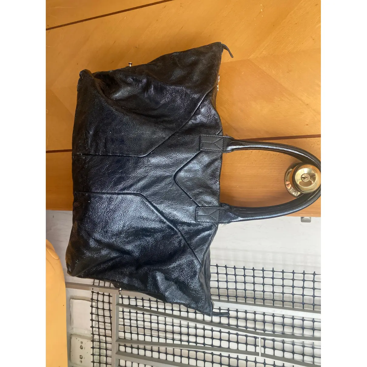 Buy Yves Saint Laurent Easy patent leather handbag online - Vintage
