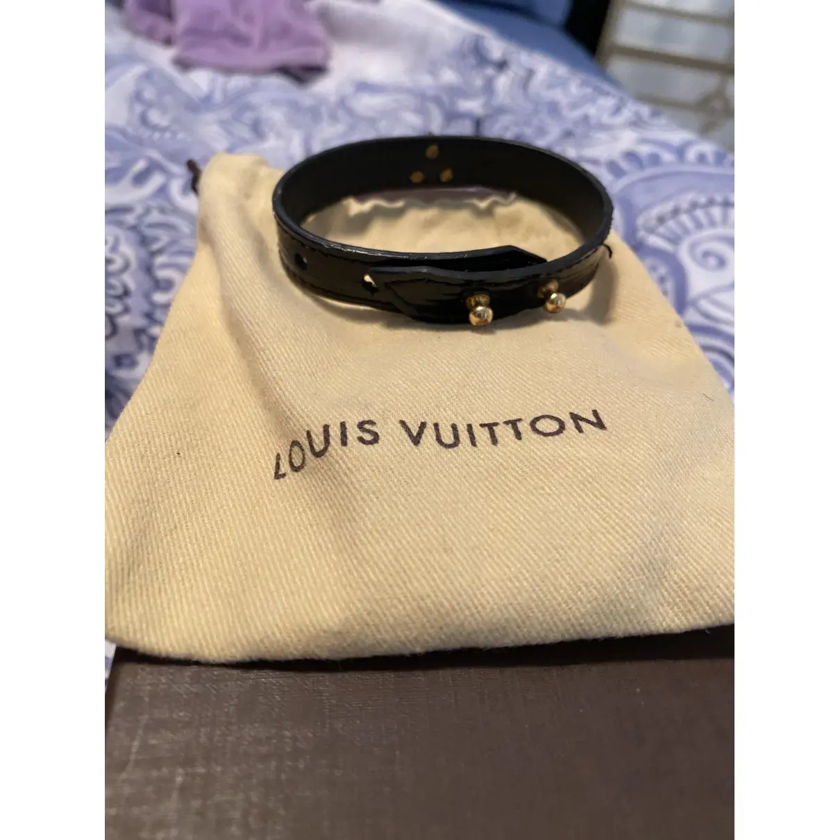 Essential V patent leather bracelet Louis Vuitton