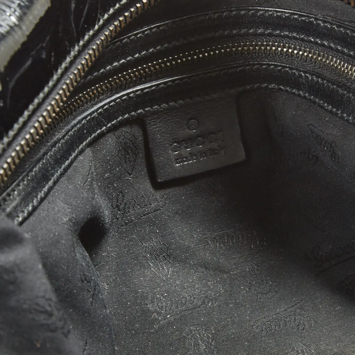 Patent leather handbag Gucci