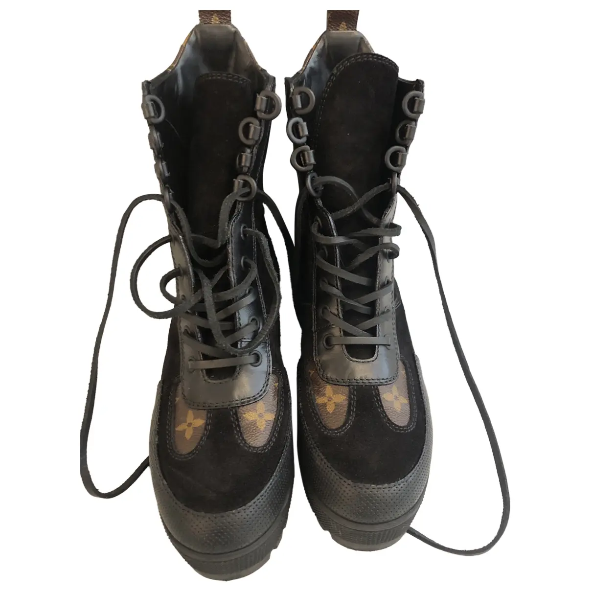 Laureate ankle patent leather lace up boots