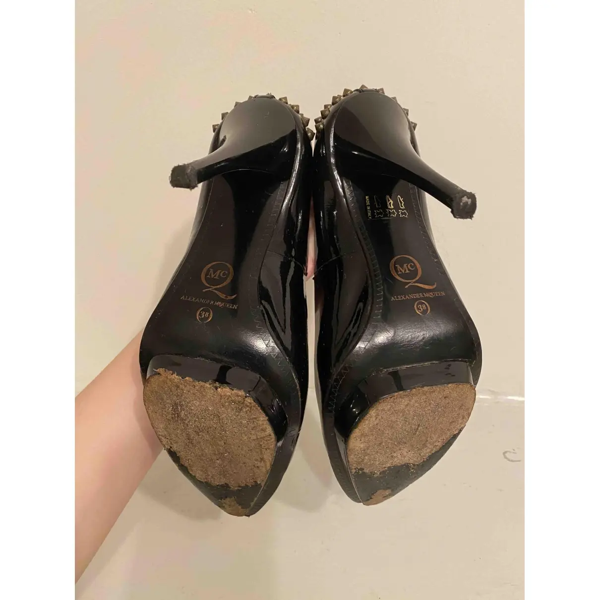 Patent leather heels Mcq