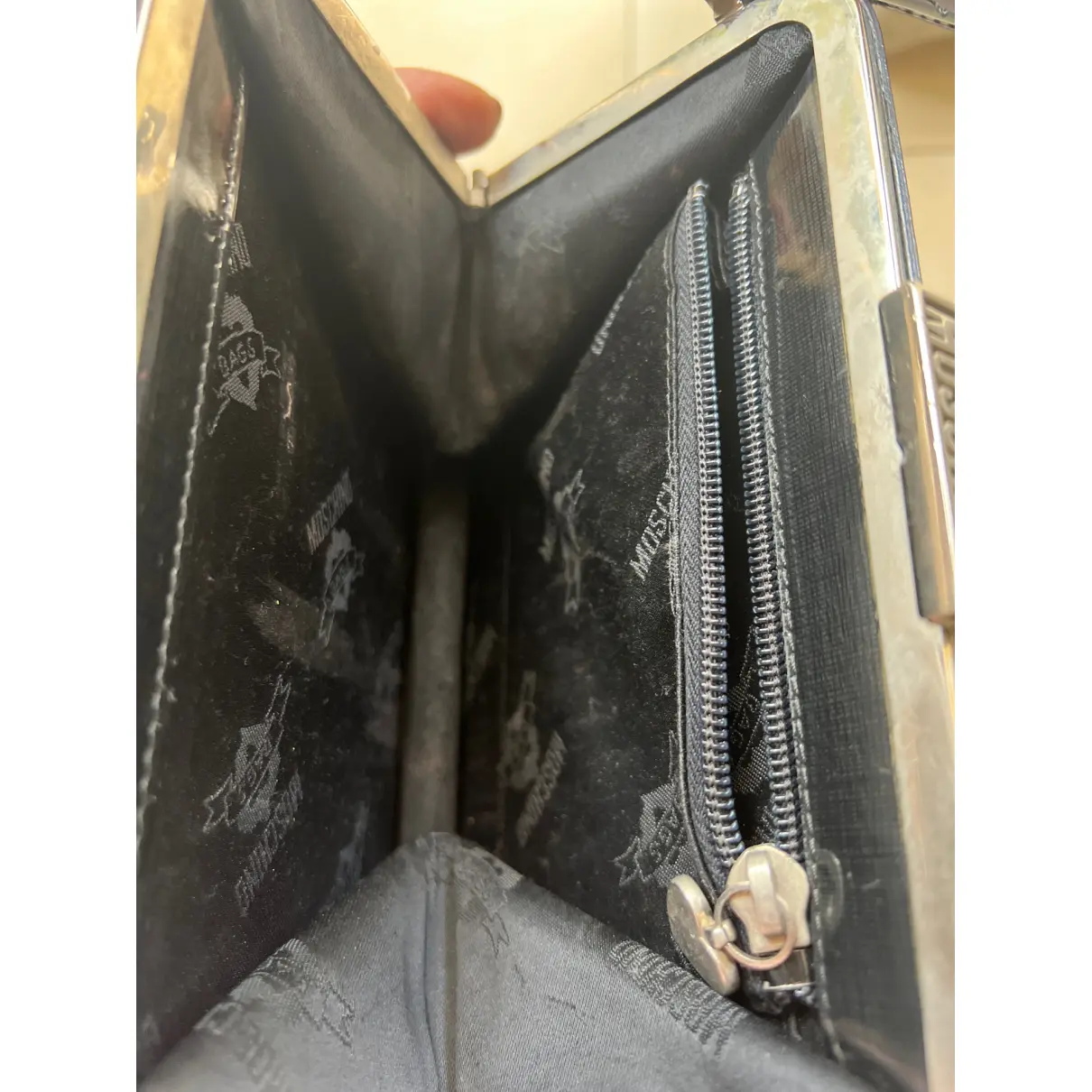 Patent leather handbag Moschino - Vintage