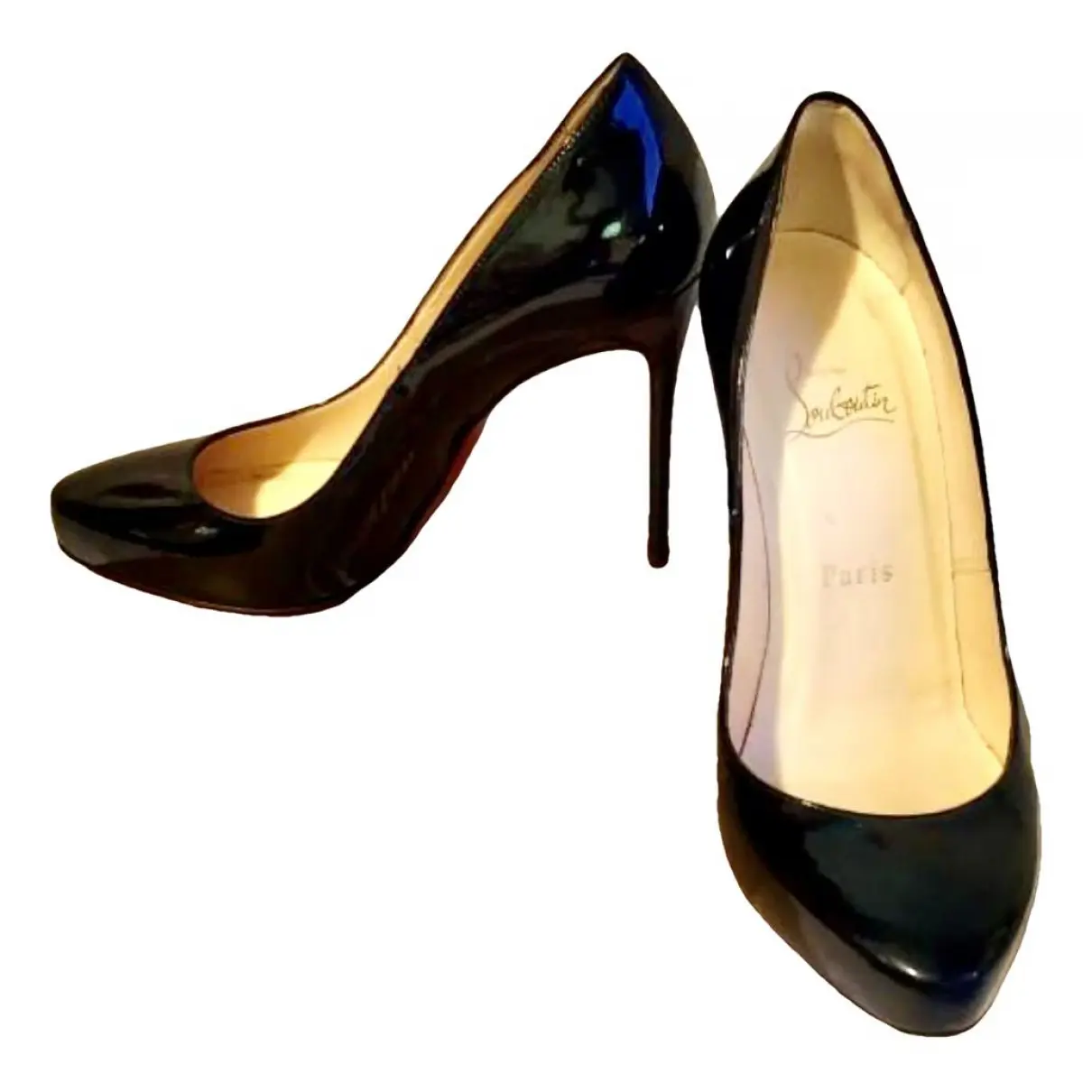 Simple pump patent leather heels Christian Louboutin