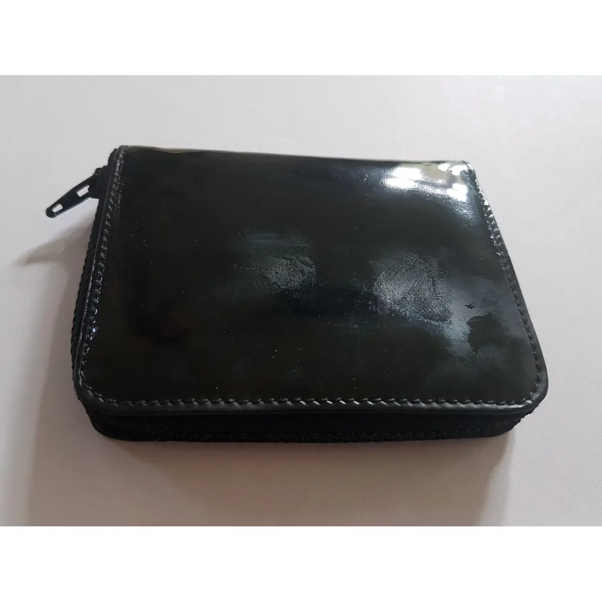 Buy Chanel Timeless/Classique patent leather wallet online - Vintage