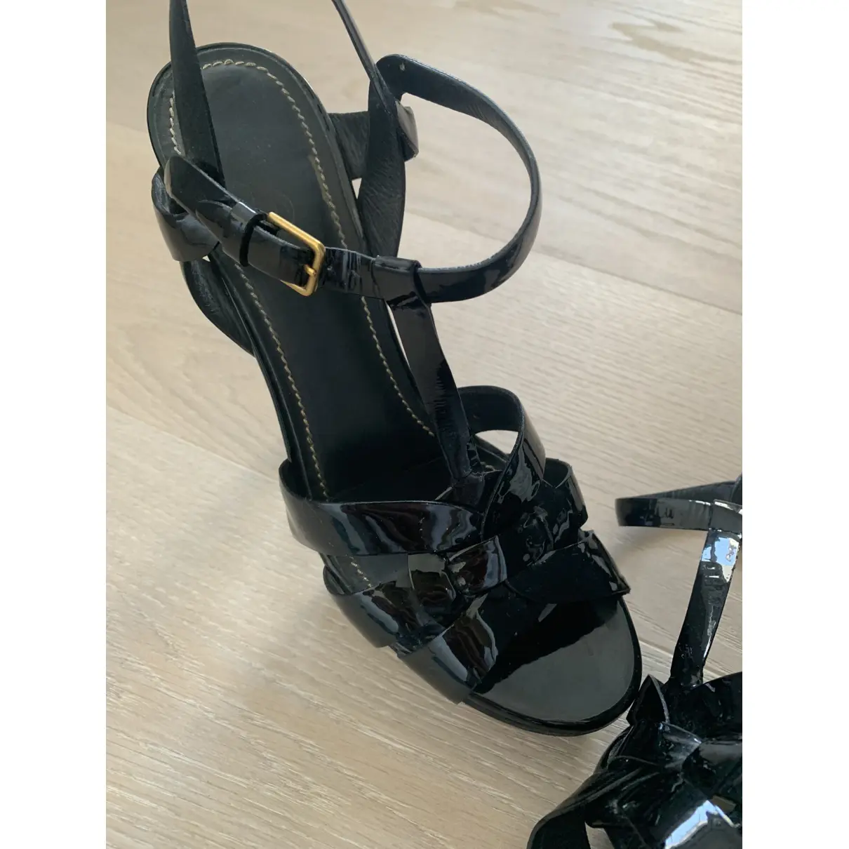 Patent leather sandal Yves Saint Laurent