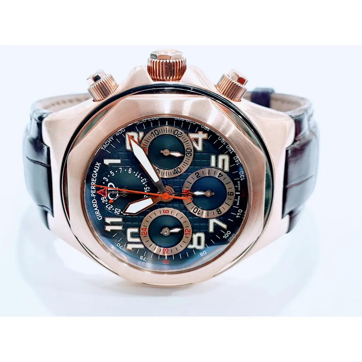 Buy Girard Perregaux Laureato EVO3 pink gold watch online