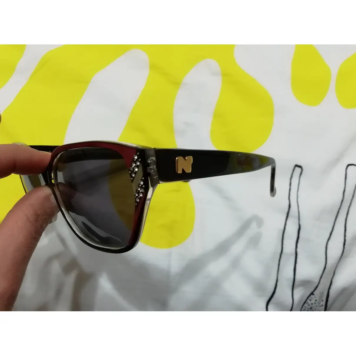 Buy Nina Ricci Sunglasses online - Vintage
