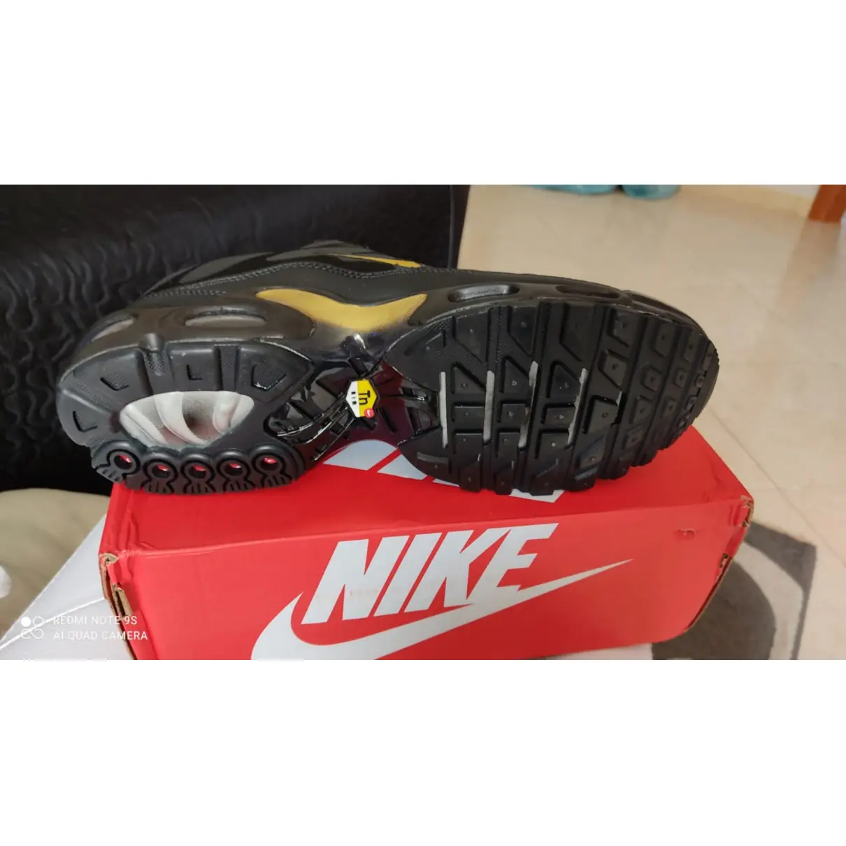 Buy Nike Tuned 1 low trainers online