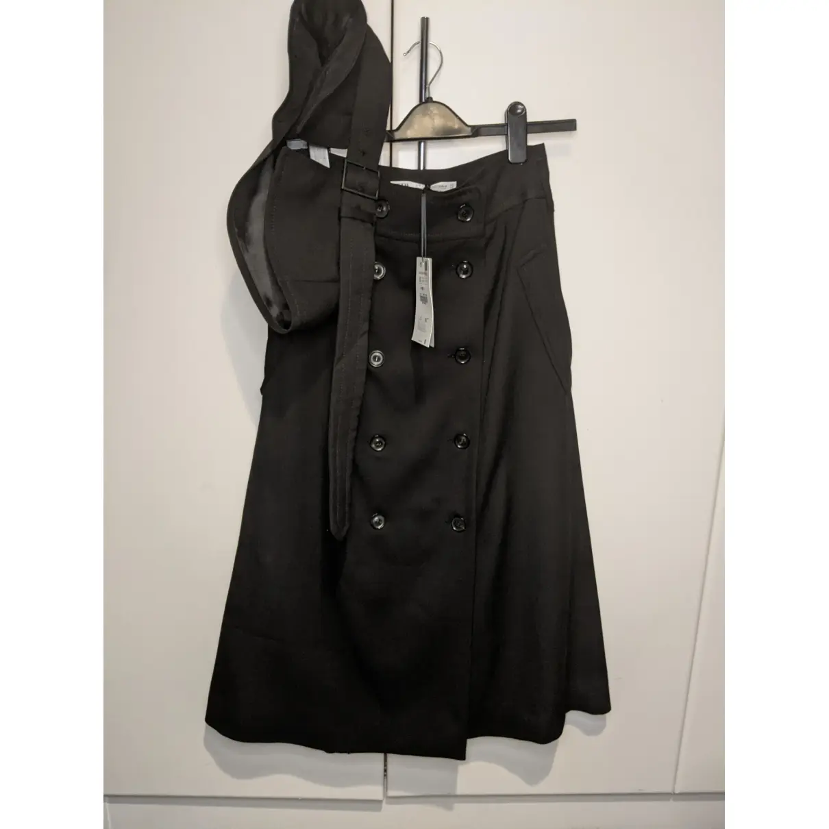 Mid-length skirt Zara