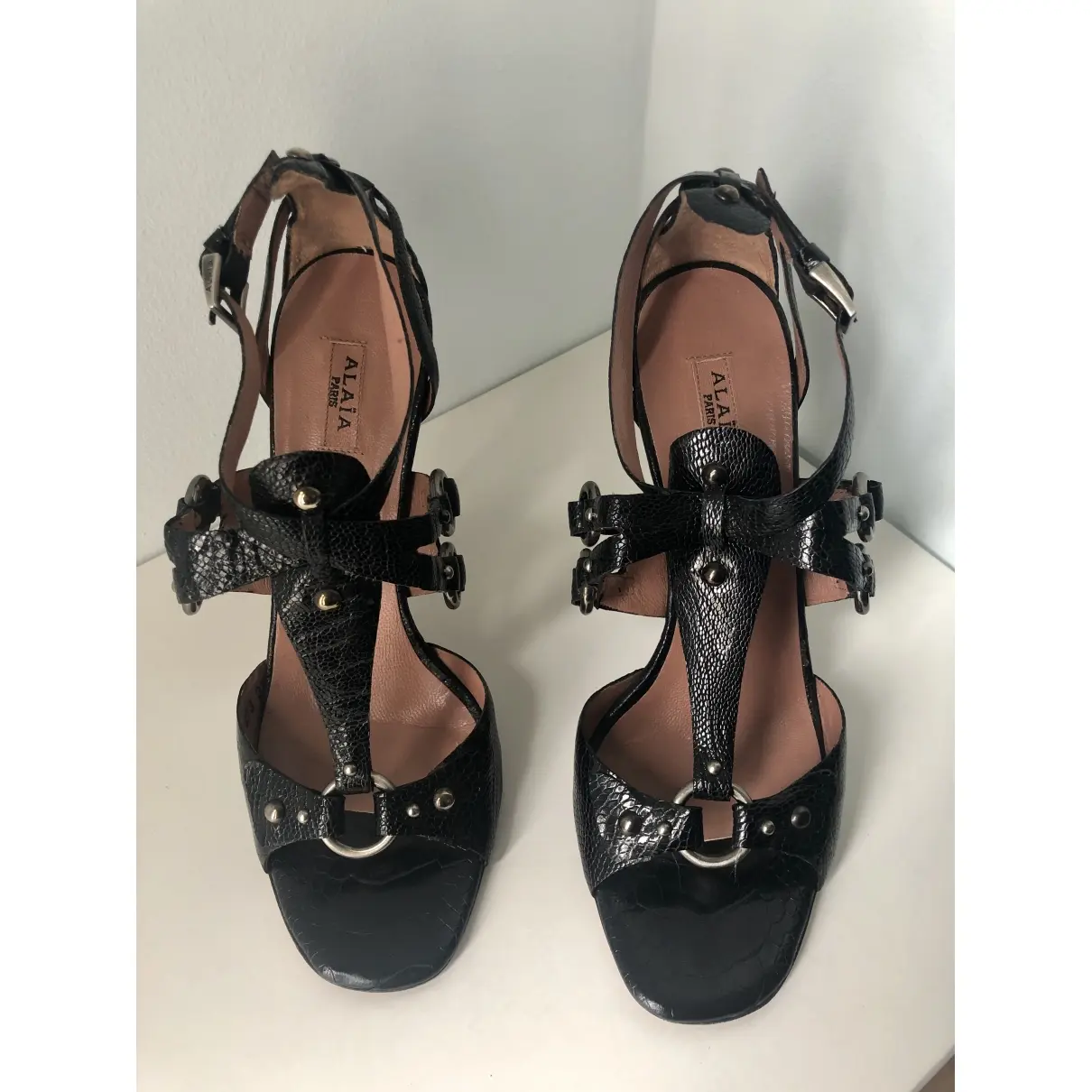 Alaïa Python heels for sale