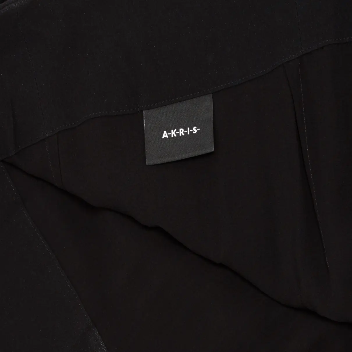 Buy Akris Silk mid-length skirt online