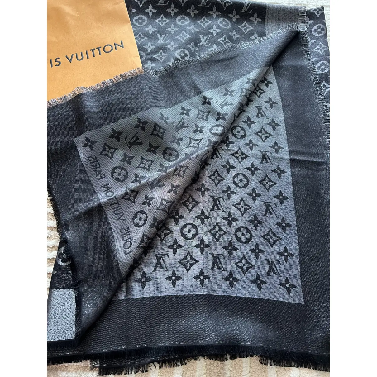 Buy Louis Vuitton Châle Monogram silk scarf online
