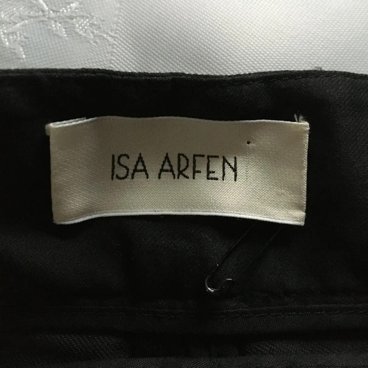 Silk carot pants Isa Arfen