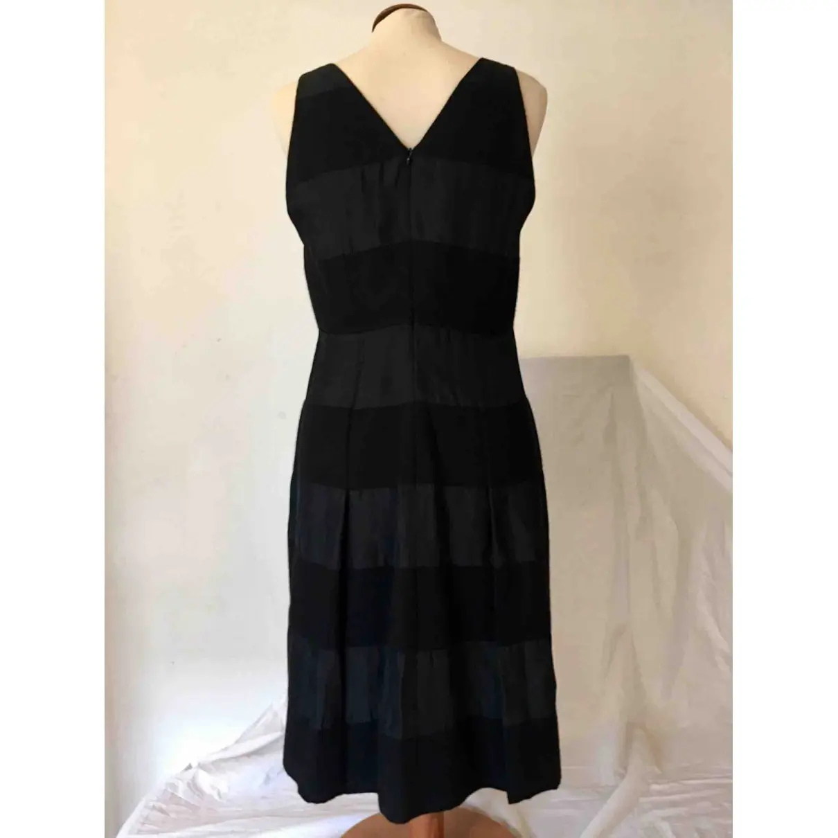 Buy Strenesse Silk mid-length dress online