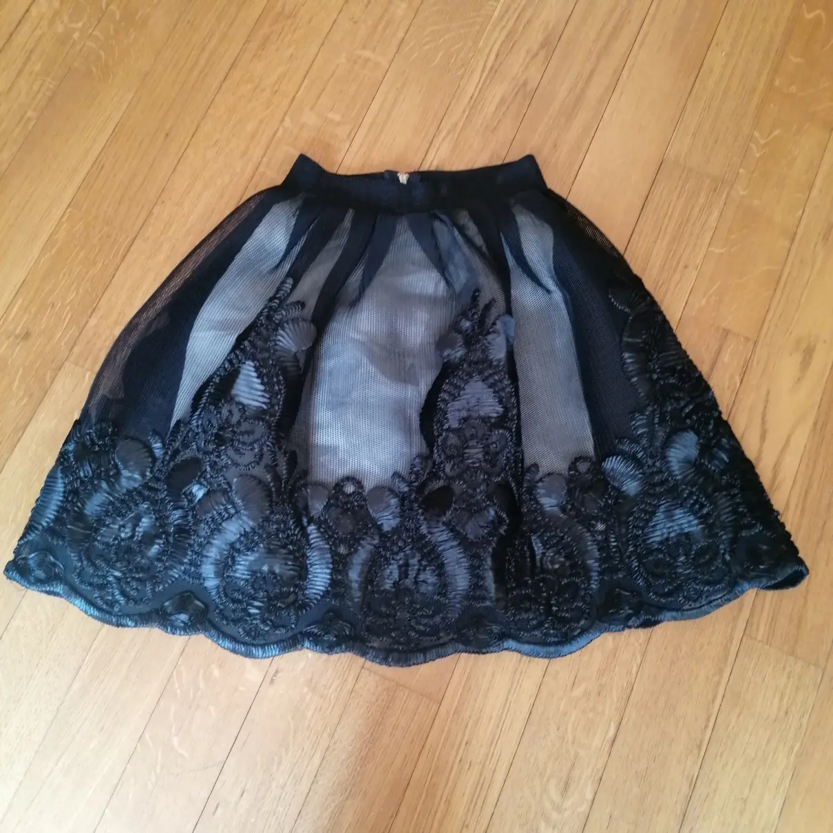 Buy Lm Lulu Mid-length skirt online