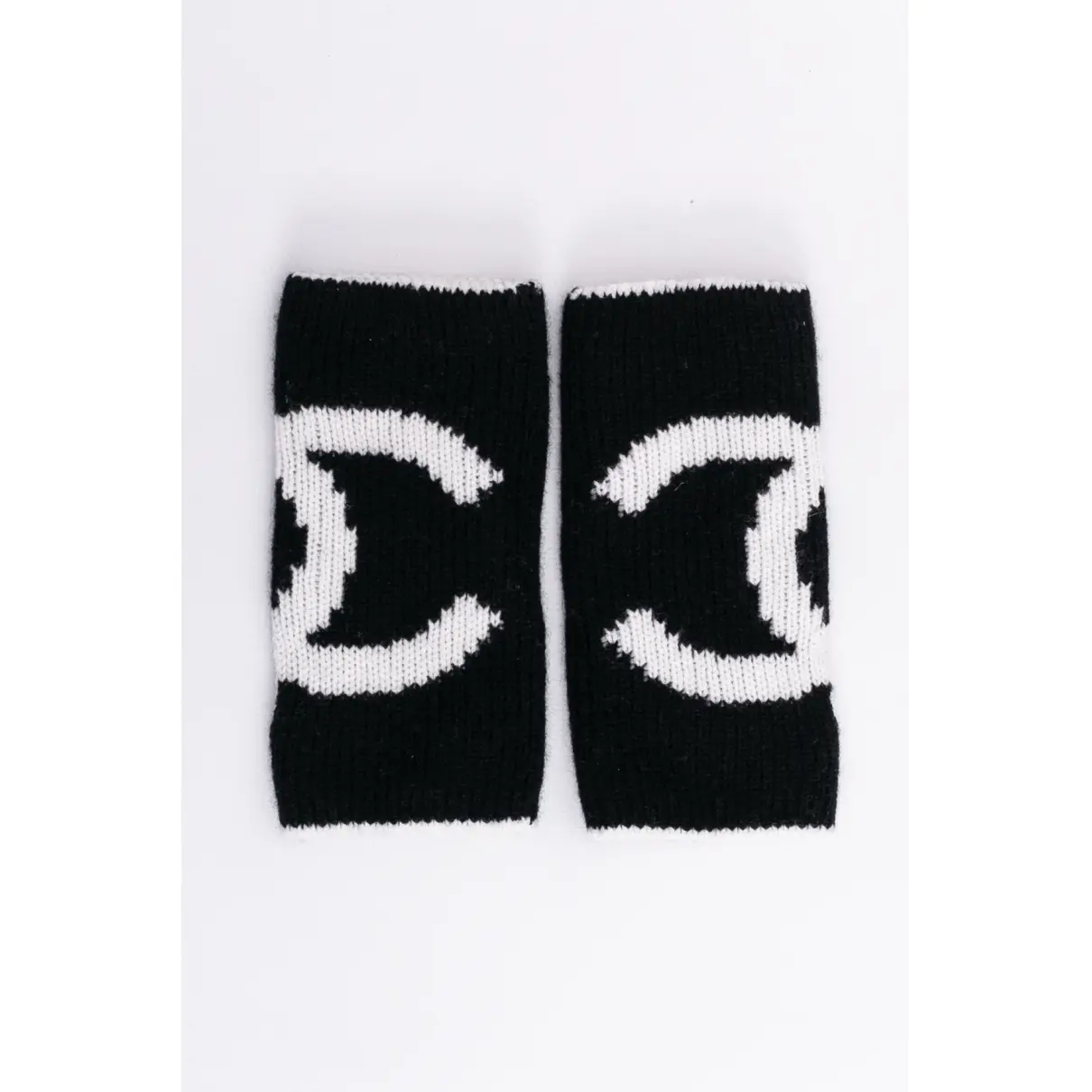 Buy Chanel Wool mittens online