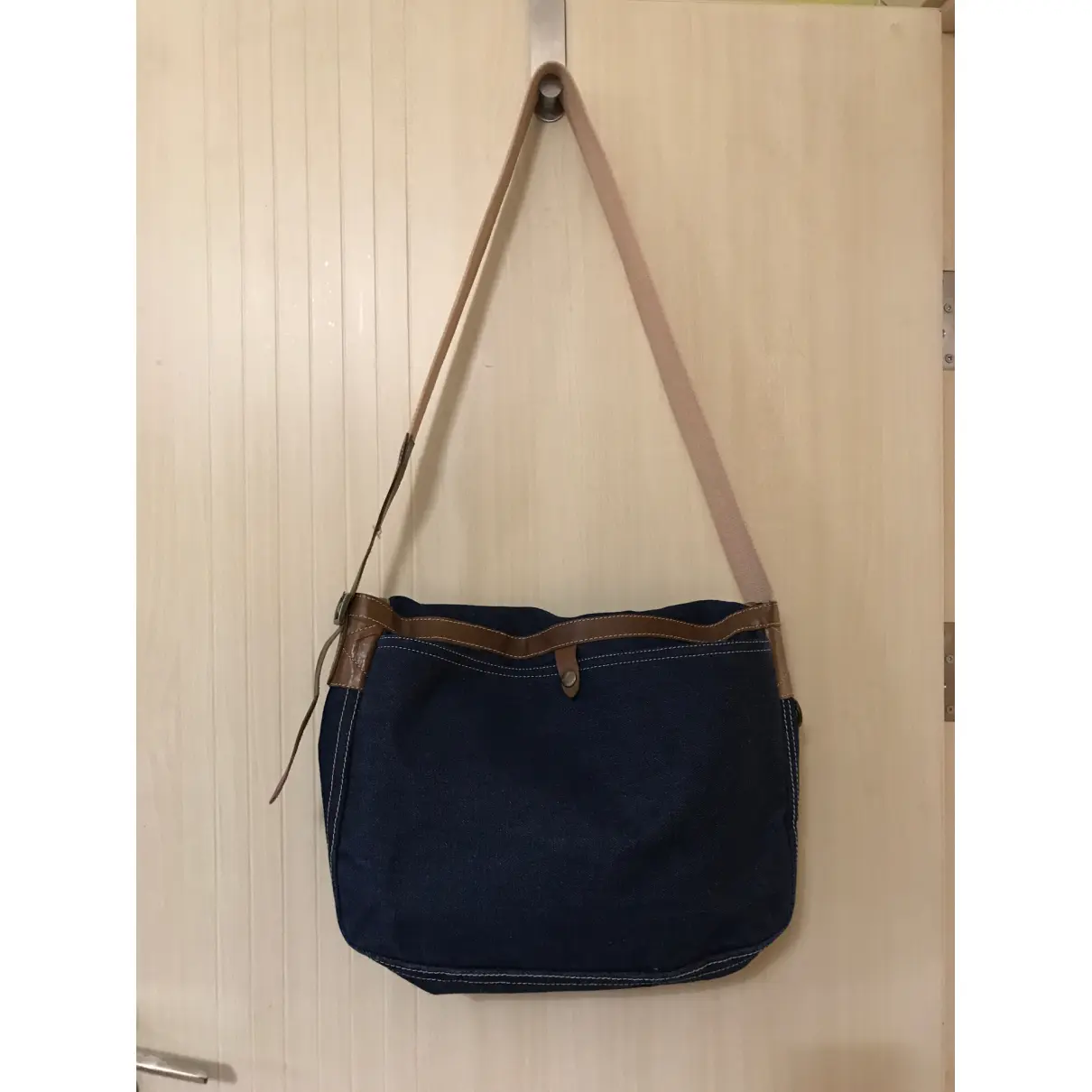 Buy Armand Ventilo Cloth handbag online