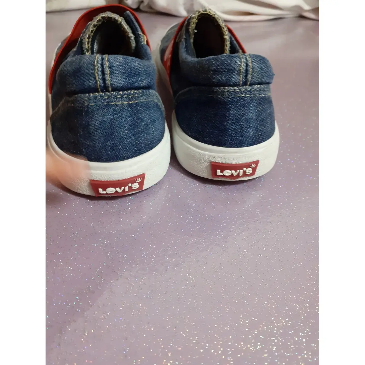 Buy Levi's Cloth trainers online