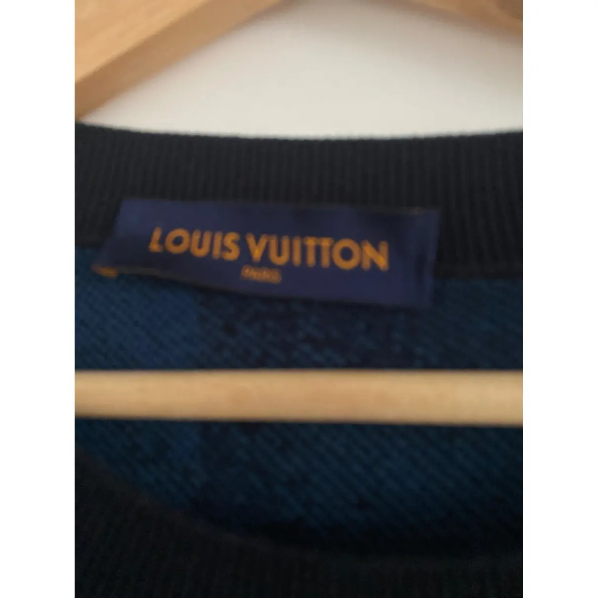 Buy Louis Vuitton Pull online