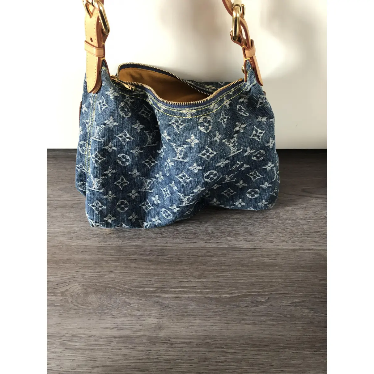 Buy Louis Vuitton Baggy handbag online