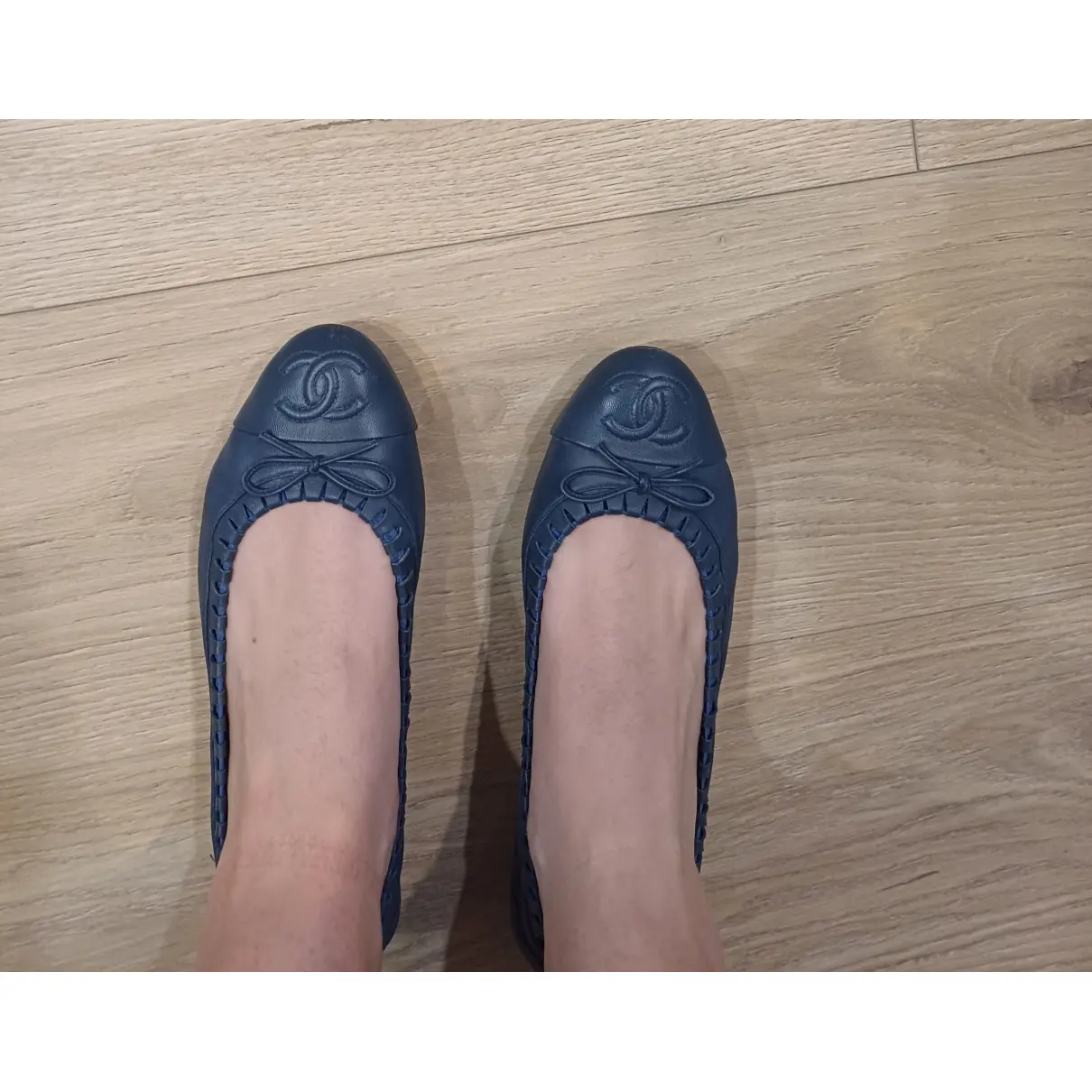 Leather ballet flats Chanel Blue size 39.5 EU in Leather - 39045376