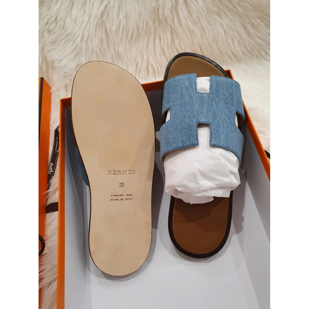 Buy Hermès Izmir leather sandals online