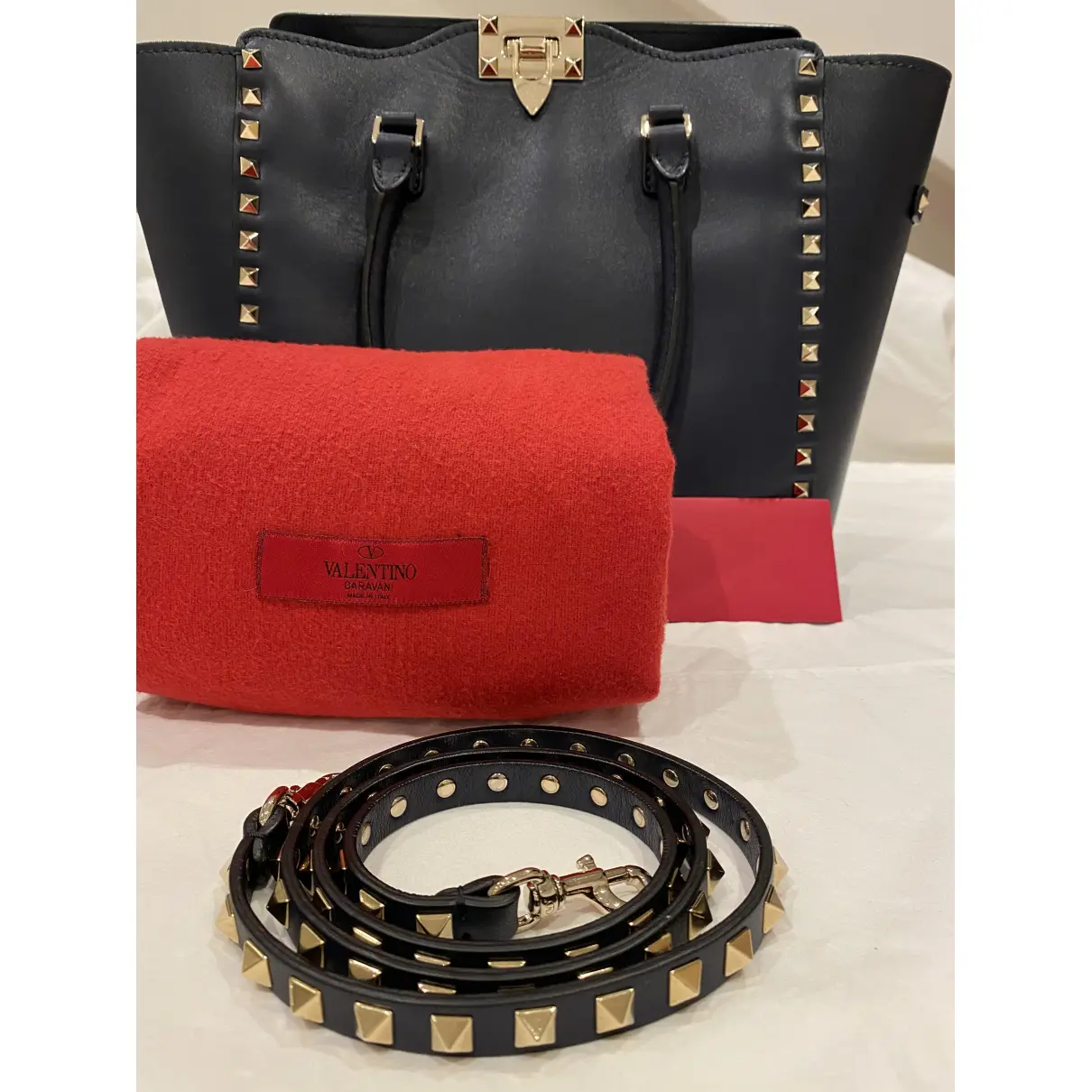 Rockstud leather handbag Valentino Garavani