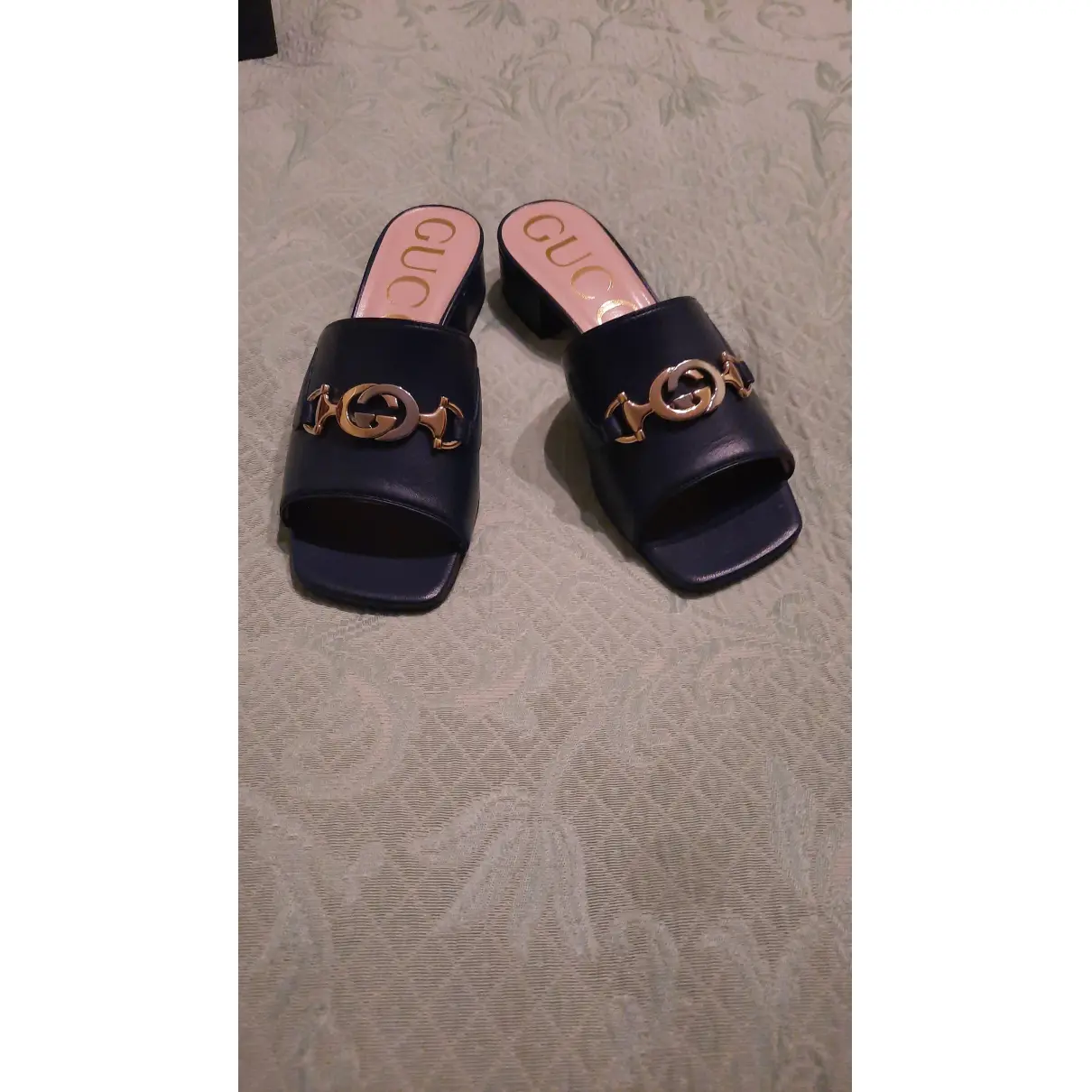 Buy Gucci Zumi leather mules online