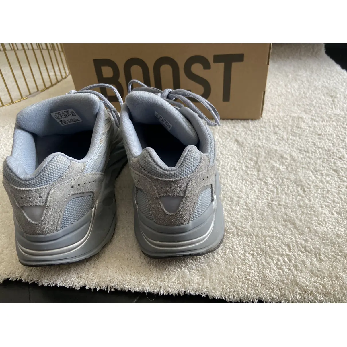 Boost 700 V2 low trainers Yeezy x Adidas