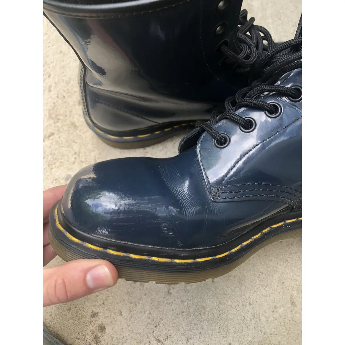 1460 Pascal (8 eye) patent leather lace up boots Dr. Martens