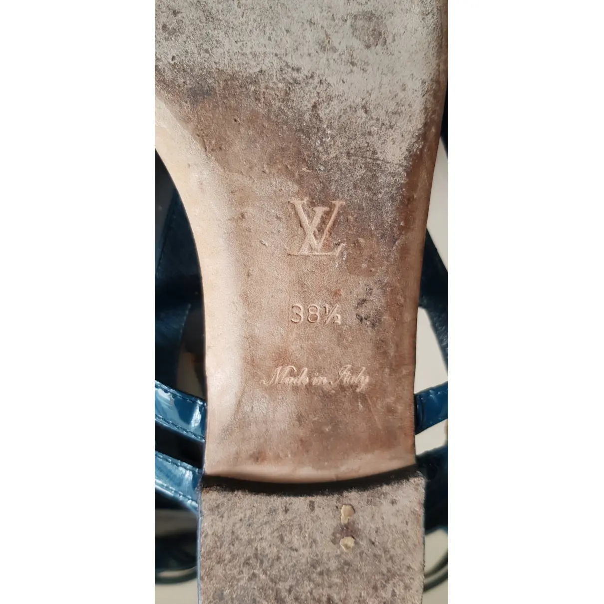 Patent leather flip flops Louis Vuitton